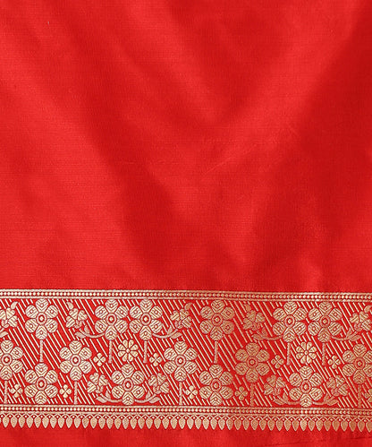 Handloom_Red_Pure_Katan_Silk_Banarasi_Saree_With_Champagne_Gold_Zari_Cutwork_Diagonal_Weave_WeaverStory_05