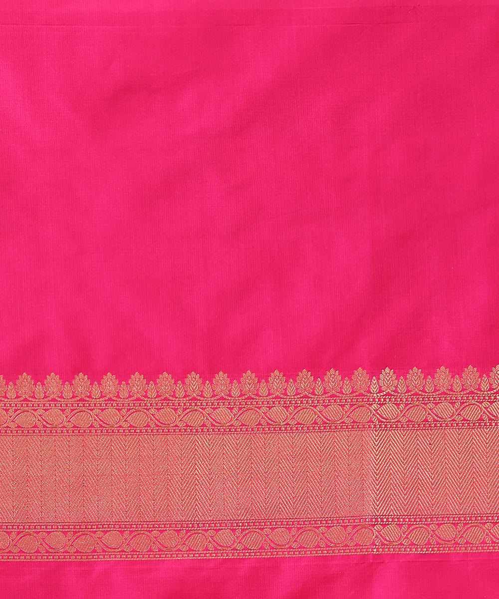Handloom_Indian_Pink_Pure_Katan_Silk_Banarasi_Saree_With_Champagne_Gold_Zari_Cutwork_Floral_Jaal_WeaverStory_05