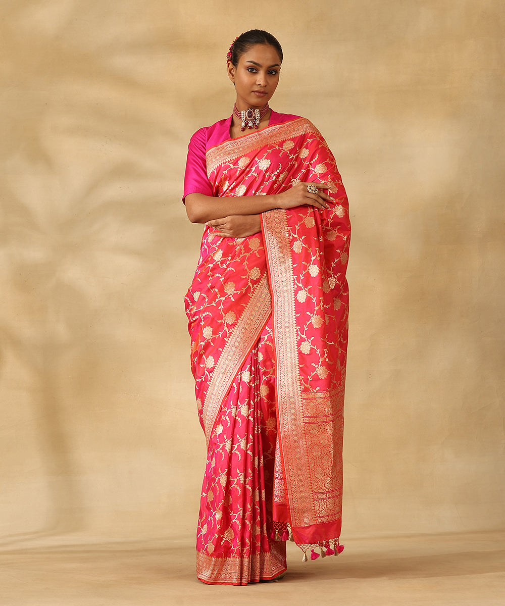 Pink_And_Orange_Dual_Tone_Handloom_Pure_Katan_Silk_Banarasi_Saree_With_Champagne_Gold_Zari_Cutwork_Floral_Jaal_WeaverStory_01