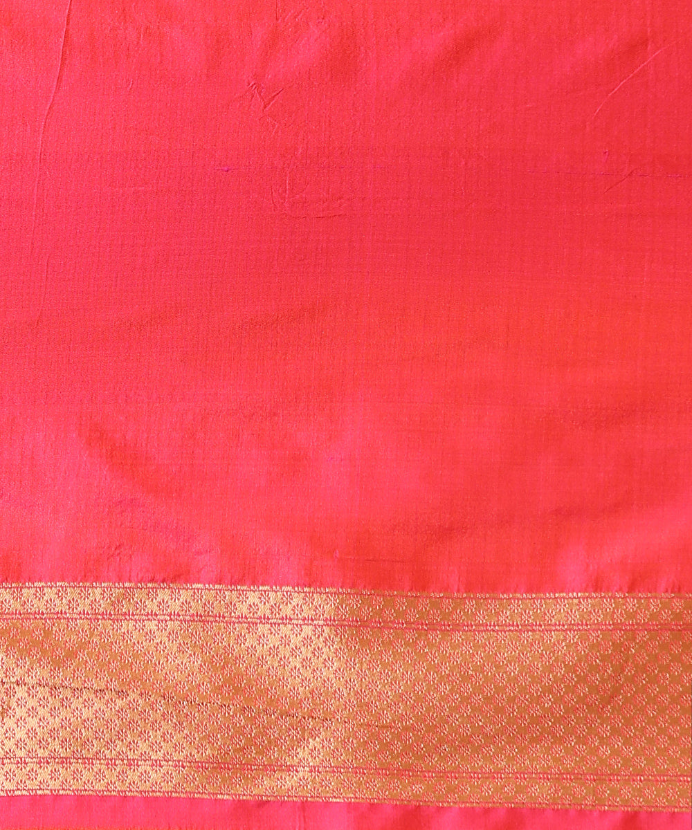 Handloom_Pink_And_Orange_Dual_Tone_Pure_Katan_Silk_Banarasi_Saree_With_Gold_Zari_Cutwork_Jaal_WeaverStory_05