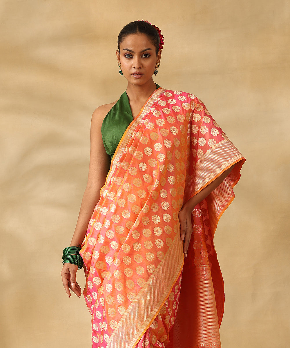 Peach_And_Pink_Handloom_Pure_Katan_Silk_Banarasi_Saree_With_Gold_Zari_Floral_Booti_WeaverStory_01
