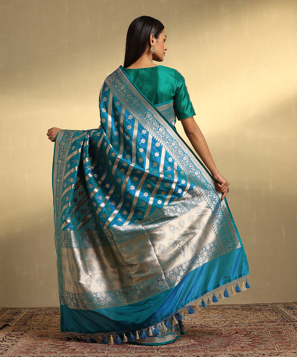 Handloom_Turquoise_Blue_Pure_Katan_Silk_Handloom_Banarasi_Saree_With_Diagonal_Zari_Weave_WeaverStory_03