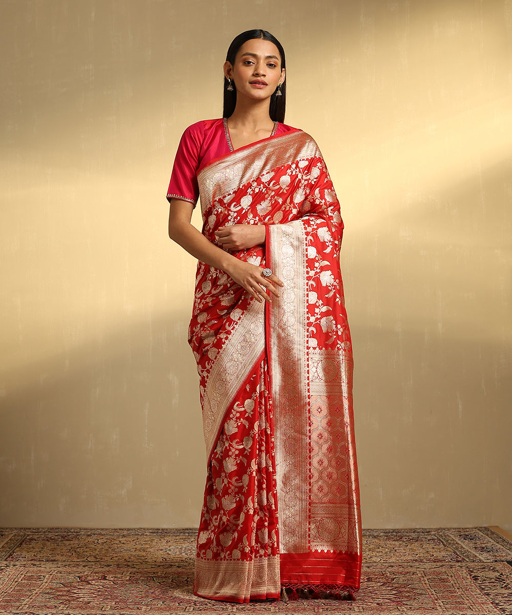 Red_Handloom_Pure_Katan_Silk_Jangla_Banarasi_Saree_With_Gold_And_Silver_Zari_Floral_Meenakari_WeaverStory_01