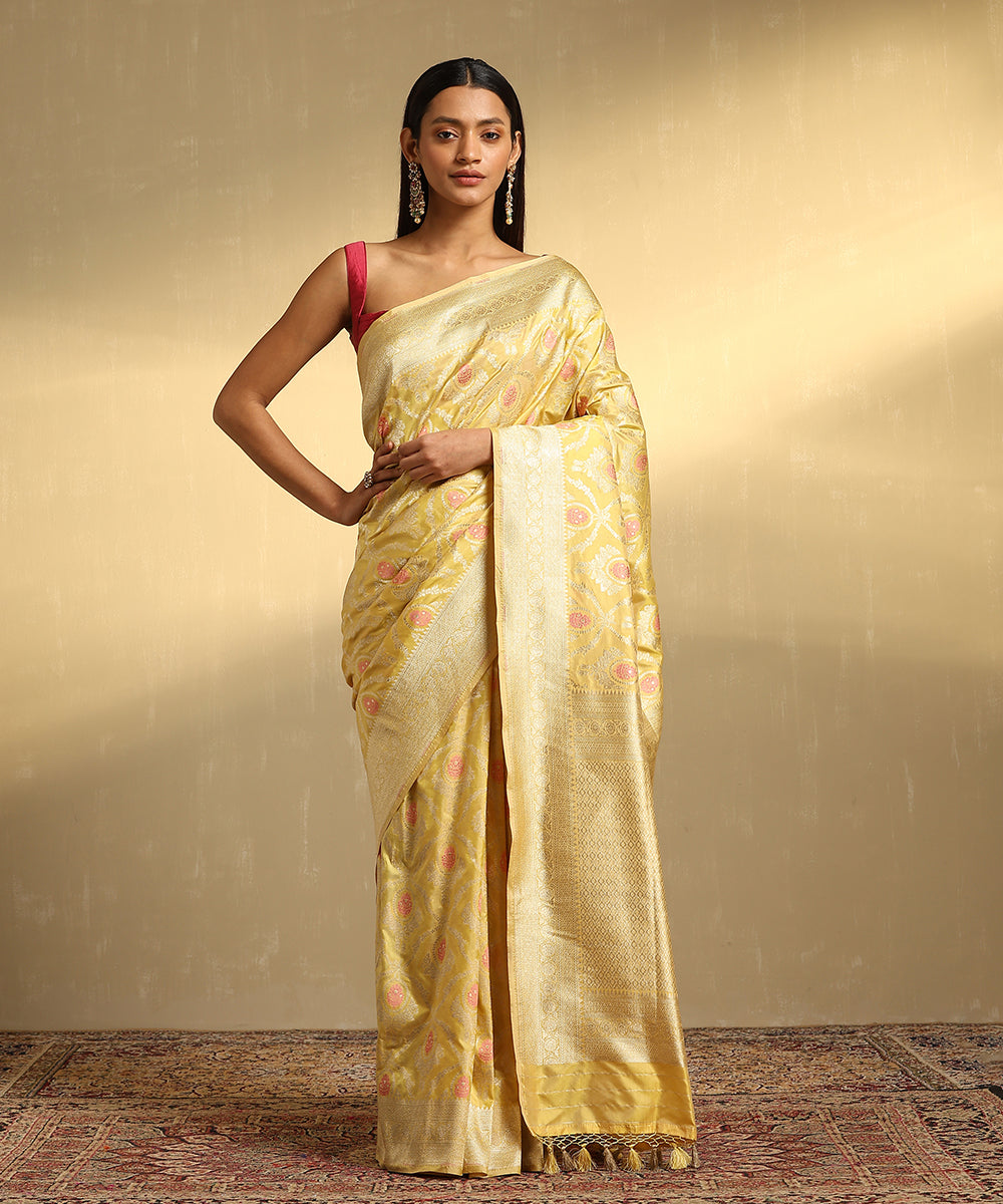 Handloom_Pale_Yellow_Pure_Katan_Silk_Jangla_Banarasi_Saree_With_Pink_Meenakari_WeaverStory_01