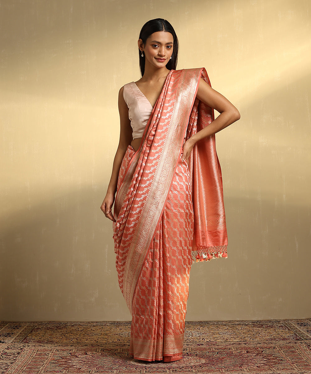 Handloom_Peach_Pure_Katan_Silk_Jangla_Banarasi_Saree_With_Gold_And_Silver_Zari_Diagonal_Weave_WeaverStory_01