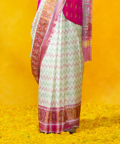 Handloom_White_And_Pink_Mulberry_Silk_Rajkot_Patola_Saree_WeaverStory_04