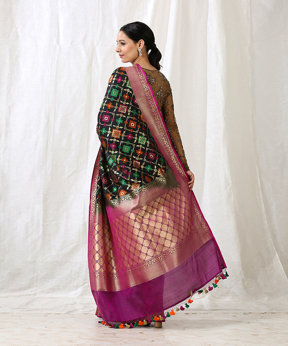 Handloom_Black_Pure_Katan_Silk_Banarasi_Patola_Saree_with_Purple_Border_WeaverStory_03