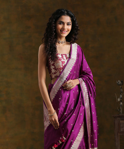 Purple_Handloom_Pure_Katan_Silk_Banarasi_Saree_With_Kadhwa_Booti_and_Small_Border_WeaverStory_01