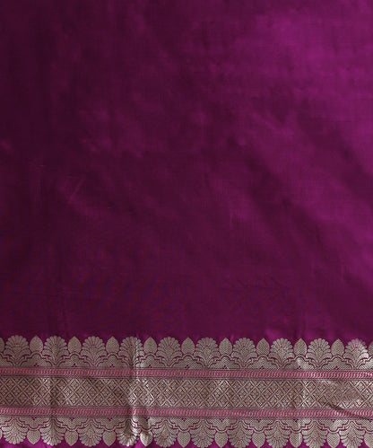 Purple_Handloom_Pure_Katan_Silk_Banarasi_Saree_With_Kadhwa_Booti_and_Small_Border_WeaverStory_05