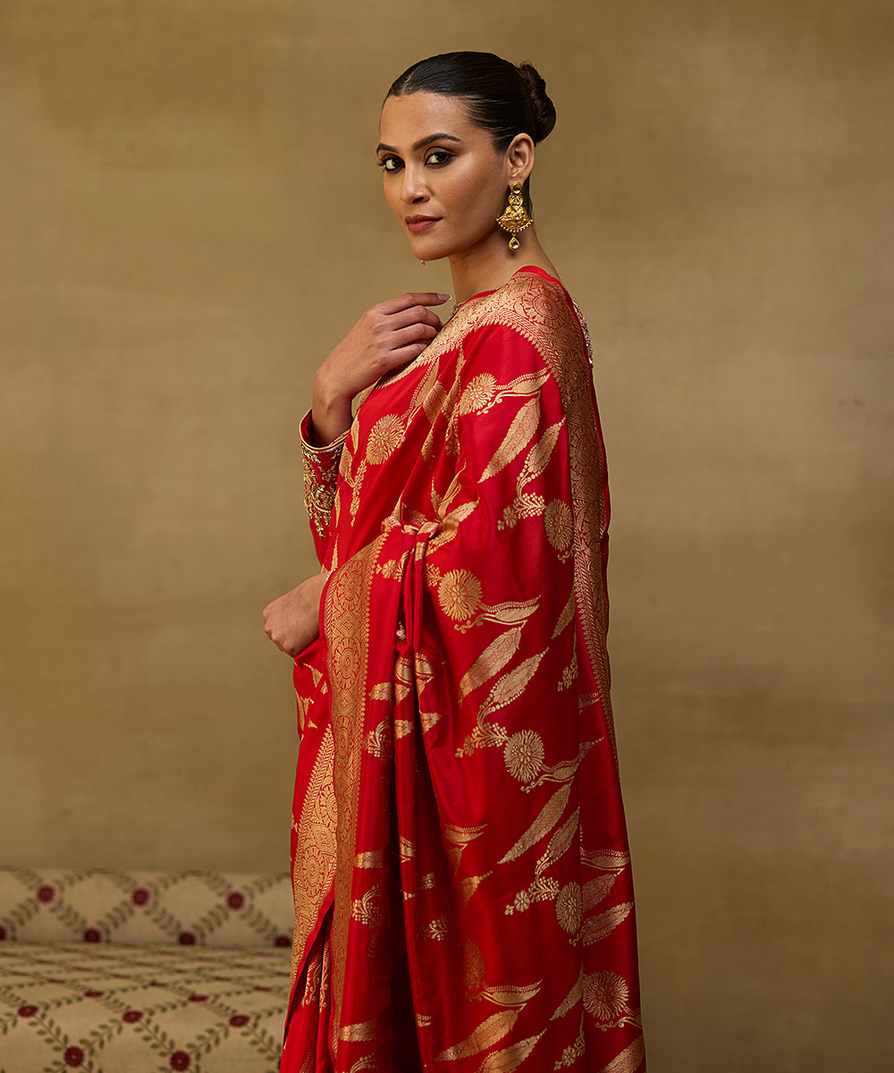 Handloom_Red_Pure_Katan_Silk_Banarsi_Saree_With_Jaal_And_Bhutta_Motif_WeaverStory_01