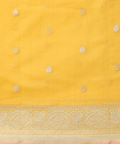 Mustard_Yellow_Handloom_Pure_Cotton_Banarasi_Saree_with_Sona_Rupa_Kadhwa_Booti_WeaverStory_05