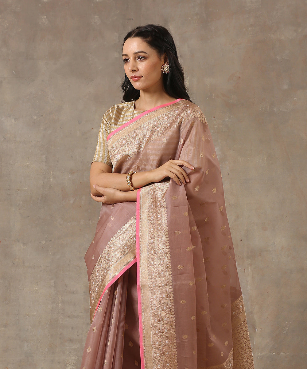 Onion_Pink_Handloom_Kora_Silk_Banarasi_Saree_with_Kadhwa_Booti_WeaverStory_01