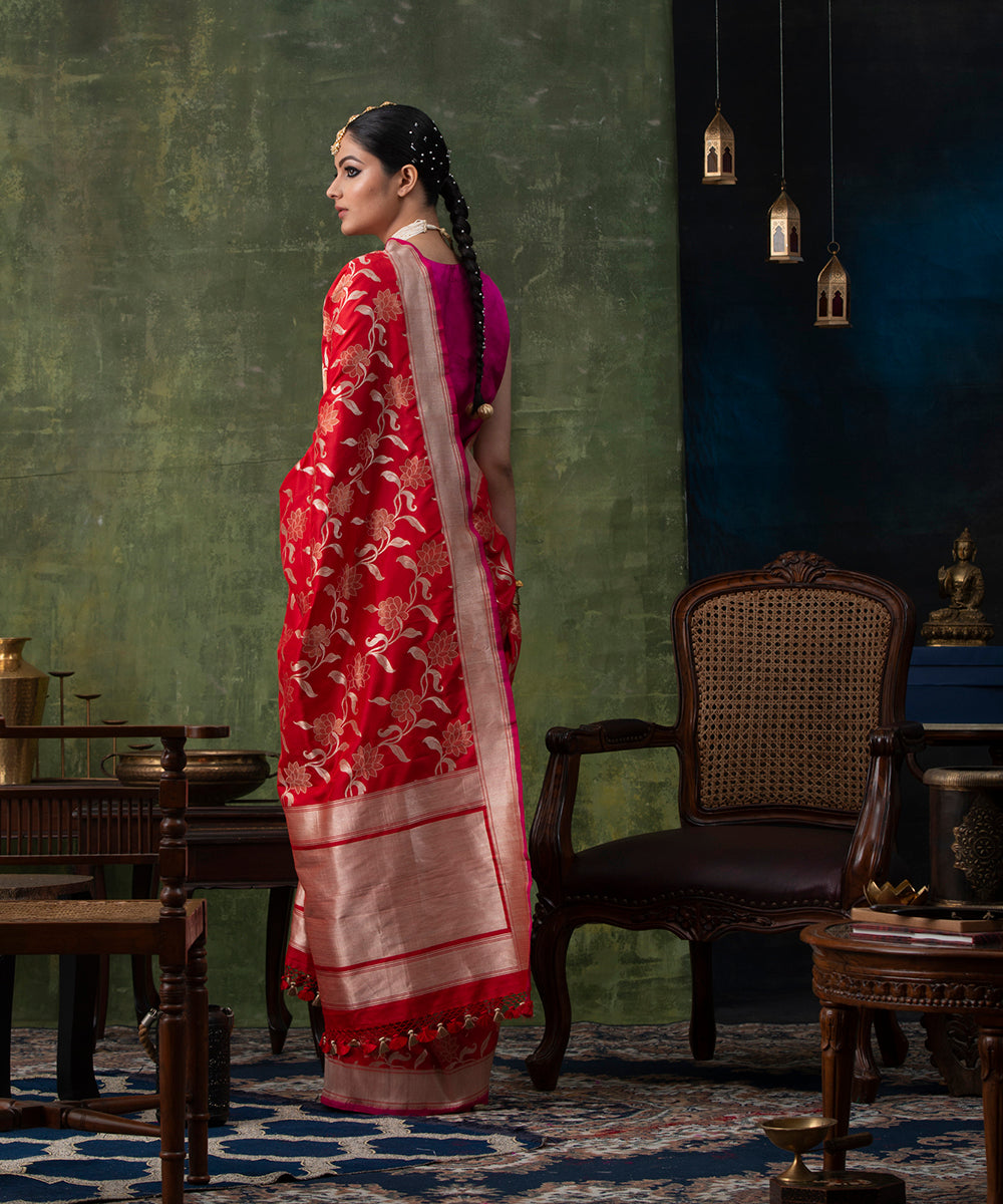 Red_Handloom_Pure_Katan_Silk_Banarasi_Saree_with_Floral_Jaal_WeaverStory_03