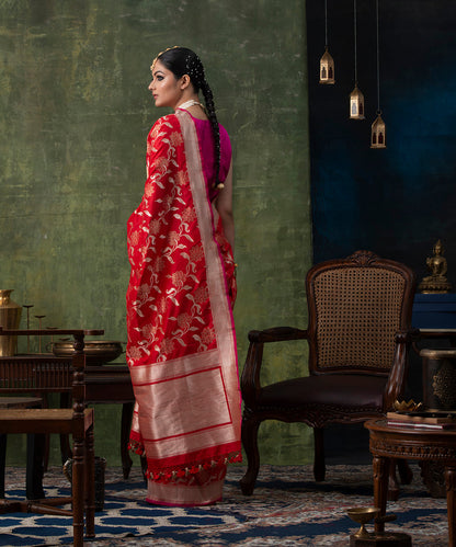 Red_Handloom_Pure_Katan_Silk_Banarasi_Saree_with_Floral_Jaal_WeaverStory_03