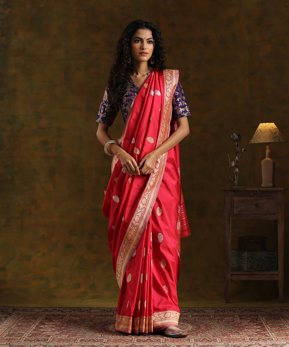 Handloom_Red_and_Rani_Dual_Tone_Pure_Katan_Silk_Banarasi_Saree_with_Latifa_Booti_WeaverStory_02