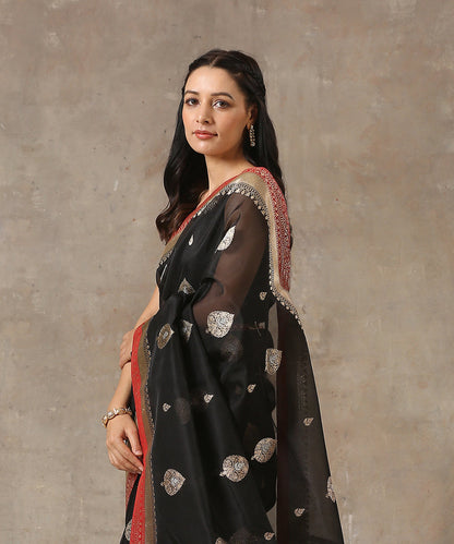 Handloom_Black_Kora_Silk_Banarasi_Saree_With_Red_Border_WeaverStory_01