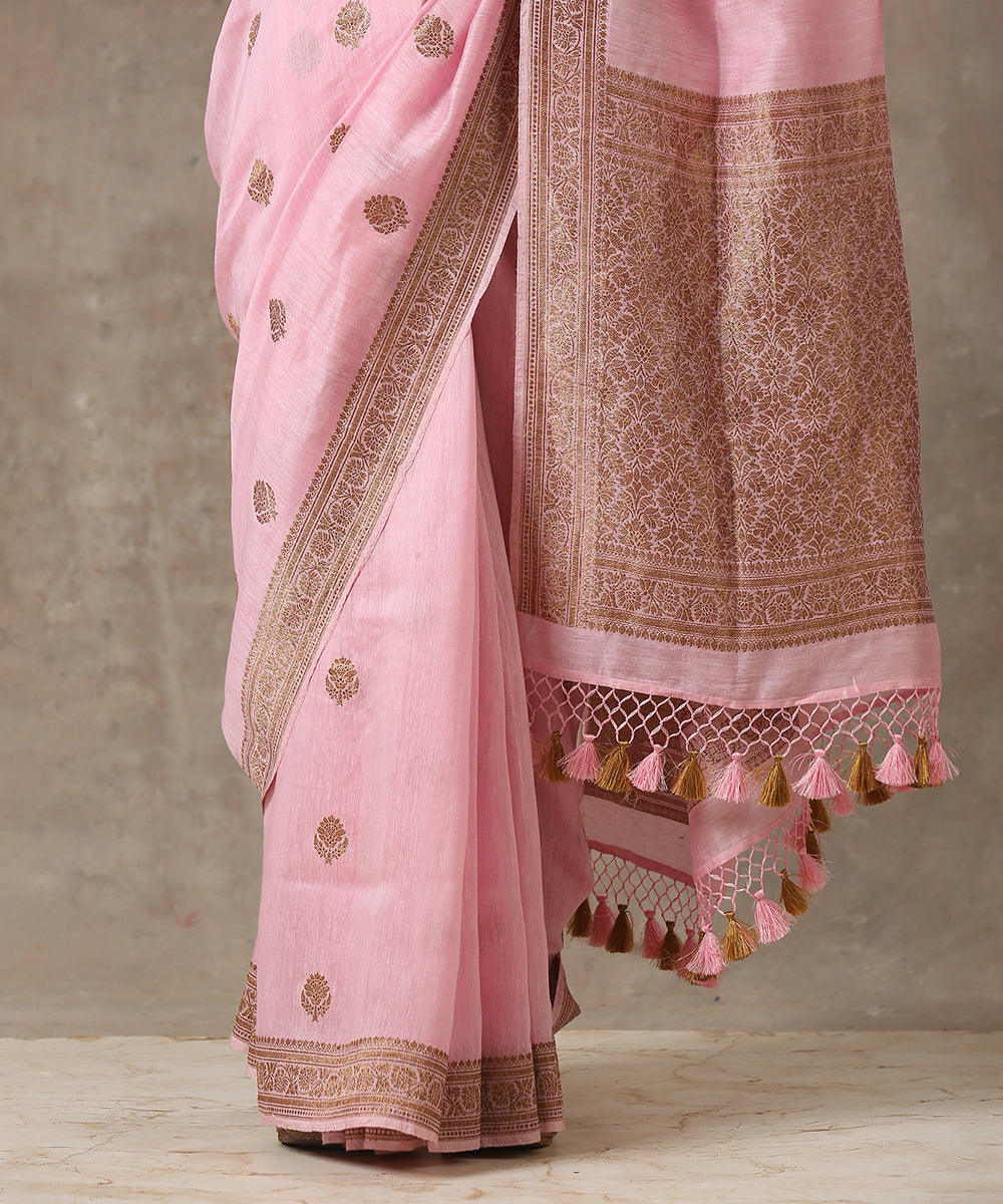 Light_Pink_Handloom_Linen_Banarasi_Saree_With_Kadhwa_Booti_And_Antique_Zari_WeaverStory_04