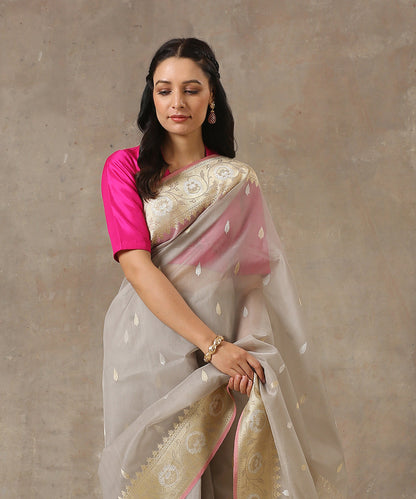 Handloom_Light_Grey_Kora_Silk_Banarasi_Saree_With_Kadhwa_Floral_Border_WeaverStory_01