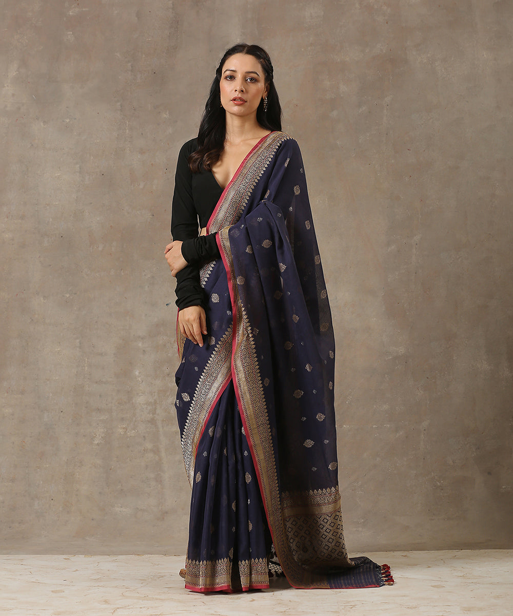 Handloom_Navy_Blue_Pure_Cotton_Banarasi_Jamdani_Saree_With_Red_And_Black_Border_WeaverStory_02