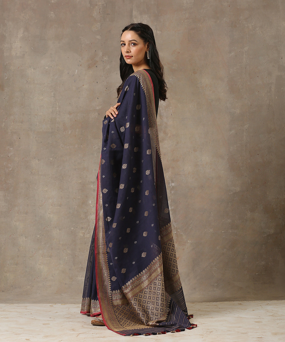 Handloom_Navy_Blue_Pure_Cotton_Banarasi_Jamdani_Saree_With_Red_And_Black_Border_WeaverStory_03