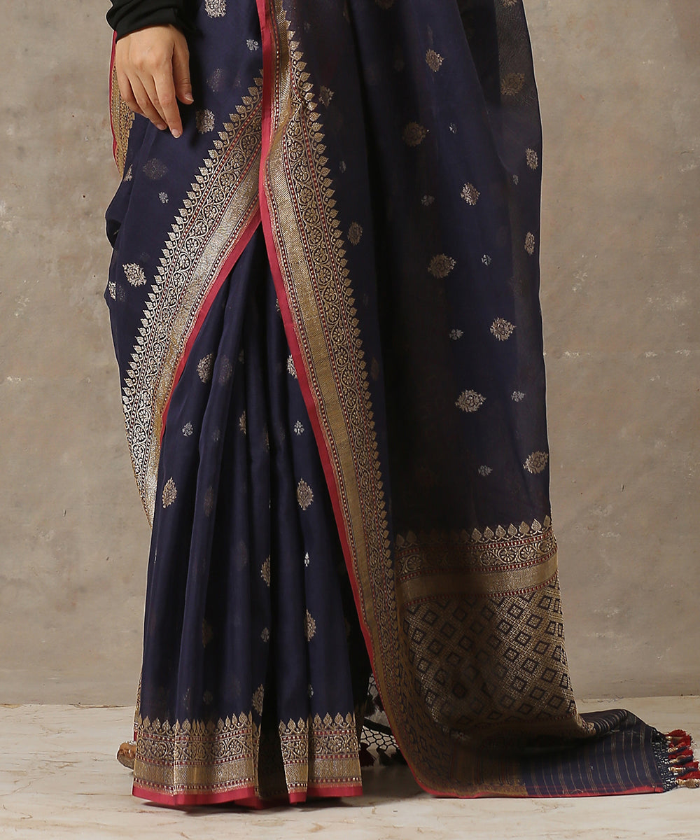 Handloom_Navy_Blue_Pure_Cotton_Banarasi_Jamdani_Saree_With_Red_And_Black_Border_WeaverStory_04