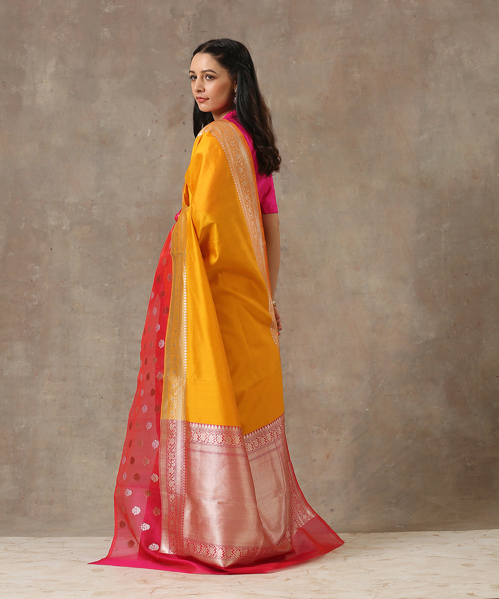 Handloom_Yellow_Spun_Silk_Banarasi_Saree_With_Kadhwa_Booti_Border_In_Pink_WeaverStory_03