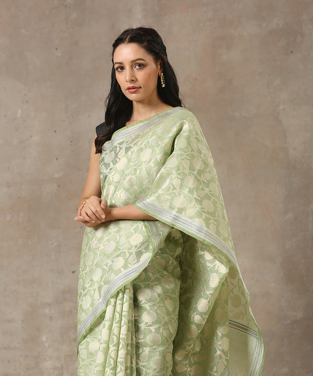 Green_Handloom_Cotton_Kora_Banarasi_Saree_With_Cutwork_Jangla_Design_WeaverStory_01