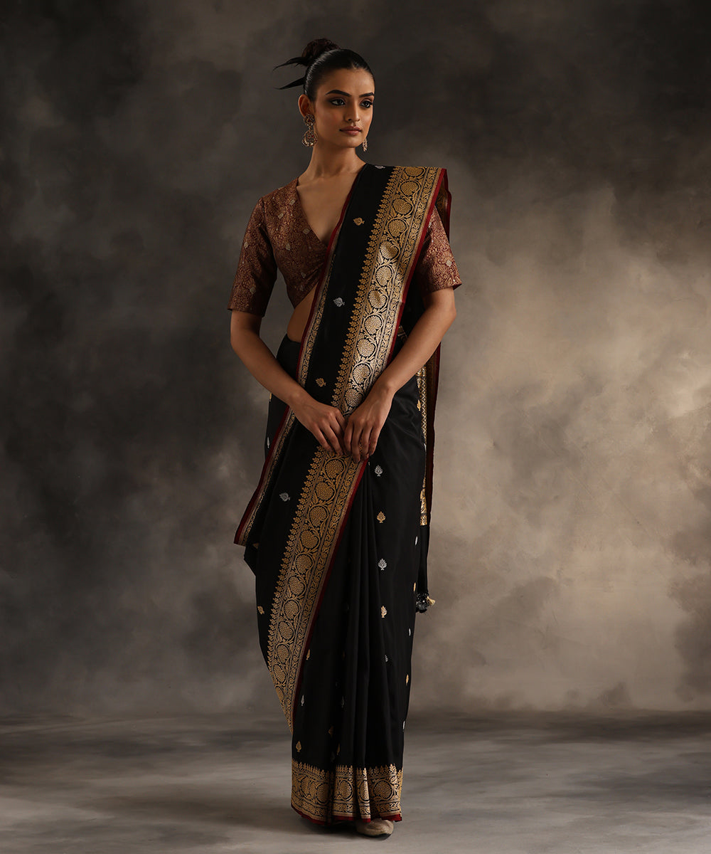 Handloom_Black_Pure_Katan_Silk_Banarasi_Saree_With_Kadhwa_Booti_WeaverStory_02