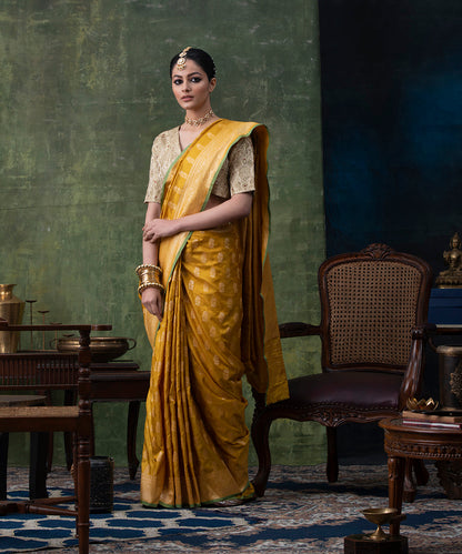 Mustard_Handloom_Pure_Katan_Silk_Banarasi_Saree_with_Cutwork_Booti_WeaverStory_02