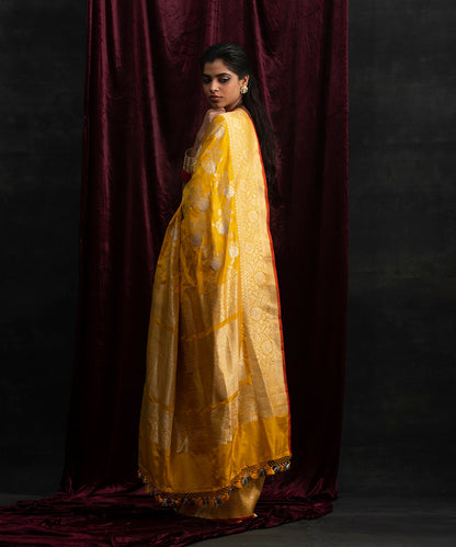 Yellow_Handloom_Pure_Katan_Silk_Banarasi_Saree_with_Kadhwa_Jangla_and_Paisley_Border_WeaverStory_03