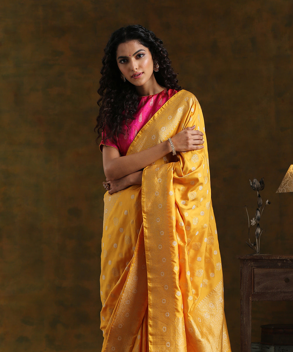 Mustard_Handloom_Pure_Katan_Silk_Banarasi_Saree_with_Sona_Rupa_Jaal_and_Ektara_Booti_WeaverStory_01