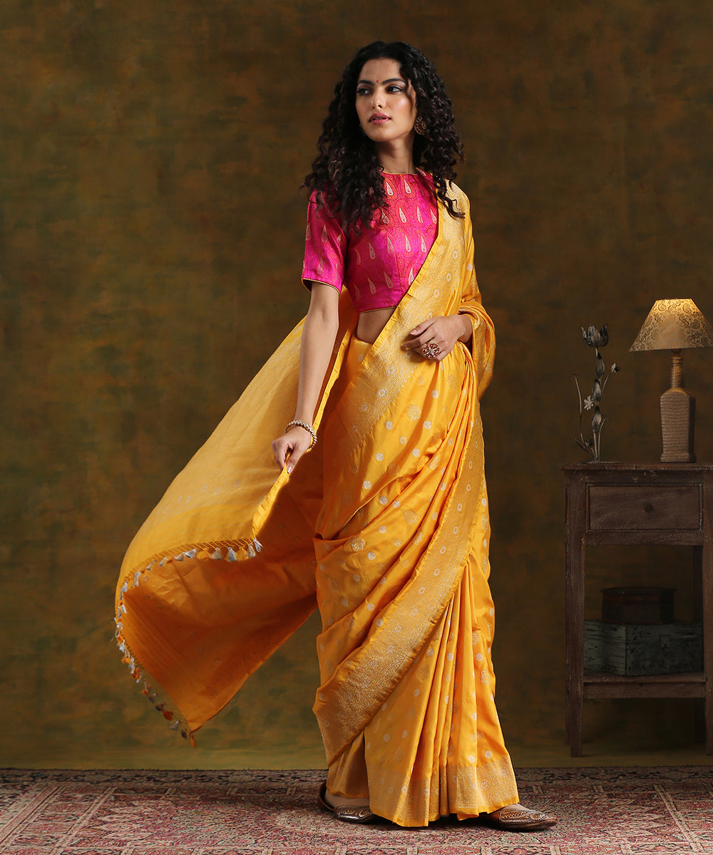 Mustard_Handloom_Pure_Katan_Silk_Banarasi_Saree_with_Sona_Rupa_Jaal_and_Ektara_Booti_WeaverStory_02