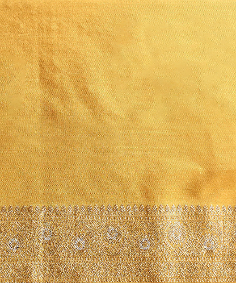 Mustard_Handloom_Pure_Katan_Silk_Banarasi_Saree_with_Sona_Rupa_Jaal_and_Ektara_Booti_WeaverStory_05