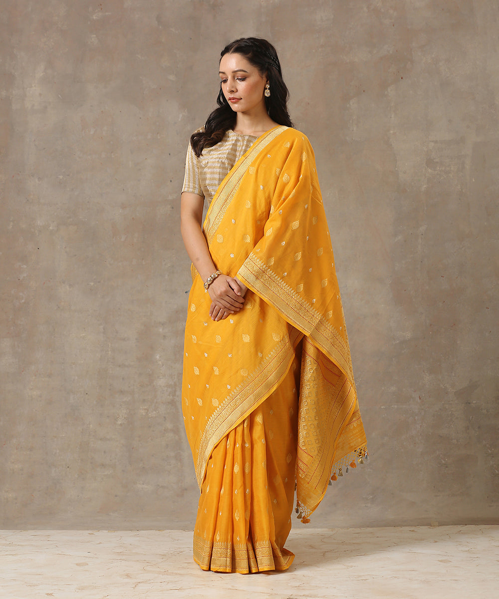 Handloom_Mustard_Cotton_Jamdani_Banarasi_Saree_with_Boota_WeaverStory_02