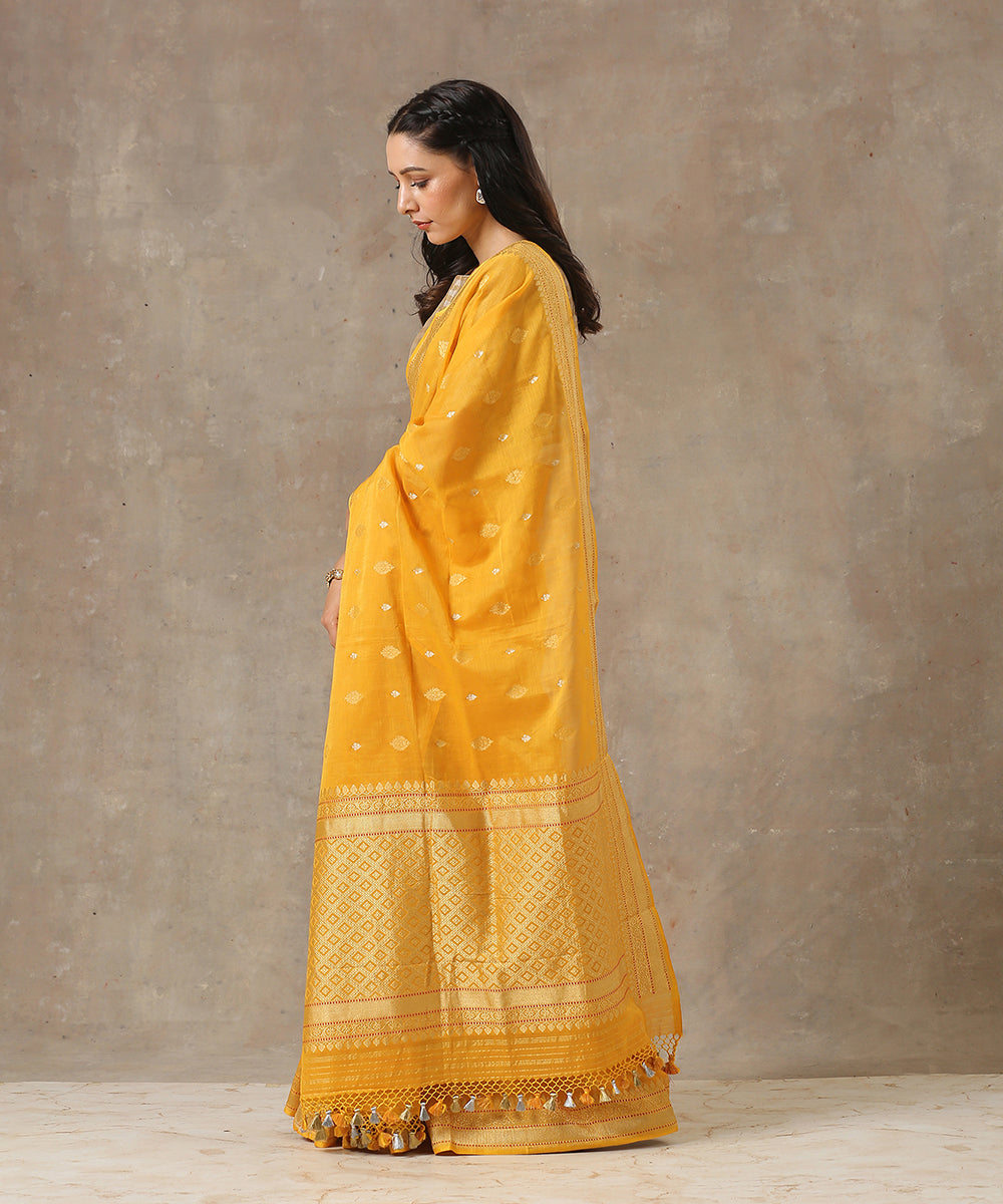 Handloom_Mustard_Cotton_Jamdani_Banarasi_Saree_with_Boota_WeaverStory_03