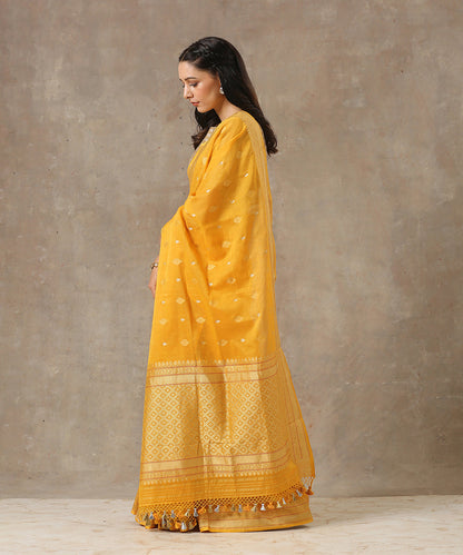 Handloom_Mustard_Cotton_Jamdani_Banarasi_Saree_with_Boota_WeaverStory_03