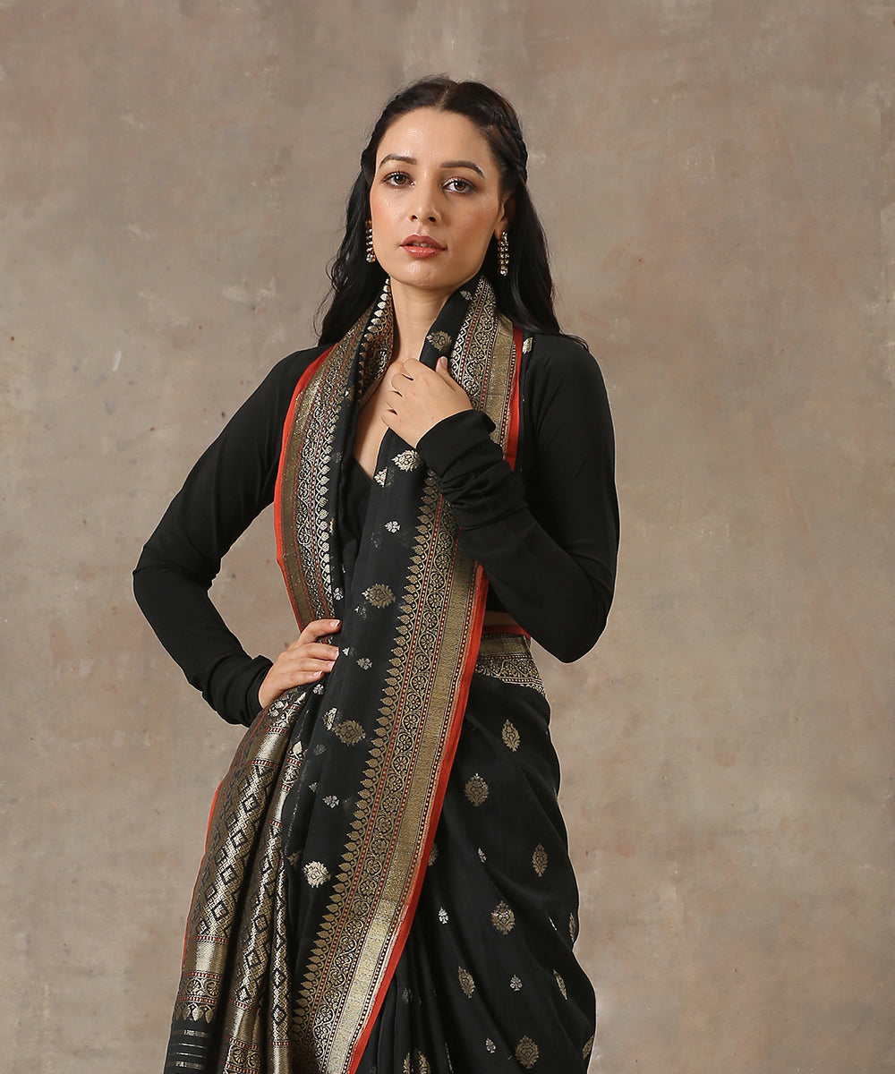 Black_Handloom_Cotton_Jamdani_Banarasi_Saree_with_Zari_Boota_WeaverStory_01