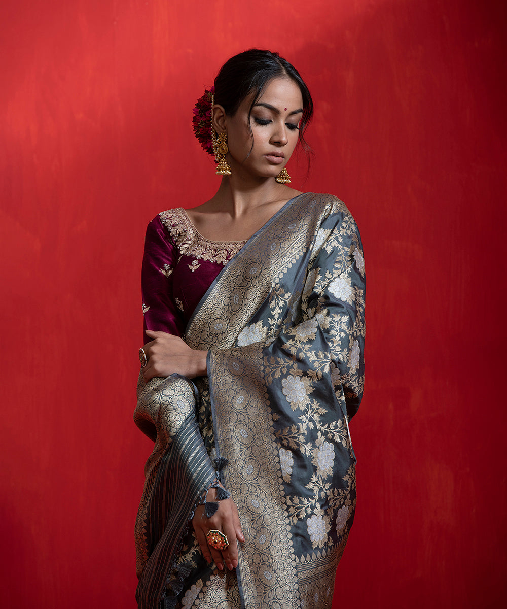 Grey_Handloom_Pure_Katan_Silk_Banarasi_Saree_With_Angoor_Jaal_WeaverStory_01