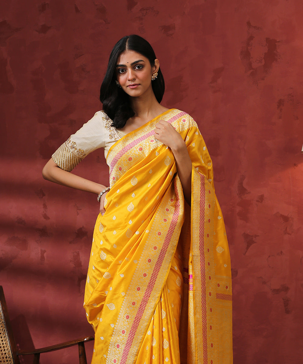 Handloom_Yellow_Kadhwa_Booti_Pure_Katan_Silk_Banarasi_Saree_WeaverStory_01