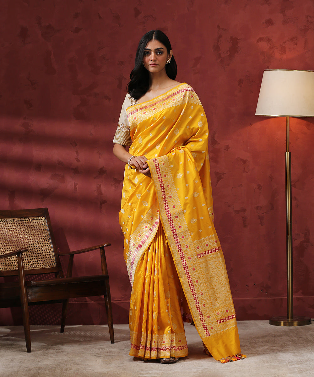 Handloom_Yellow_Kadhwa_Booti_Pure_Katan_Silk_Banarasi_Saree_WeaverStory_02