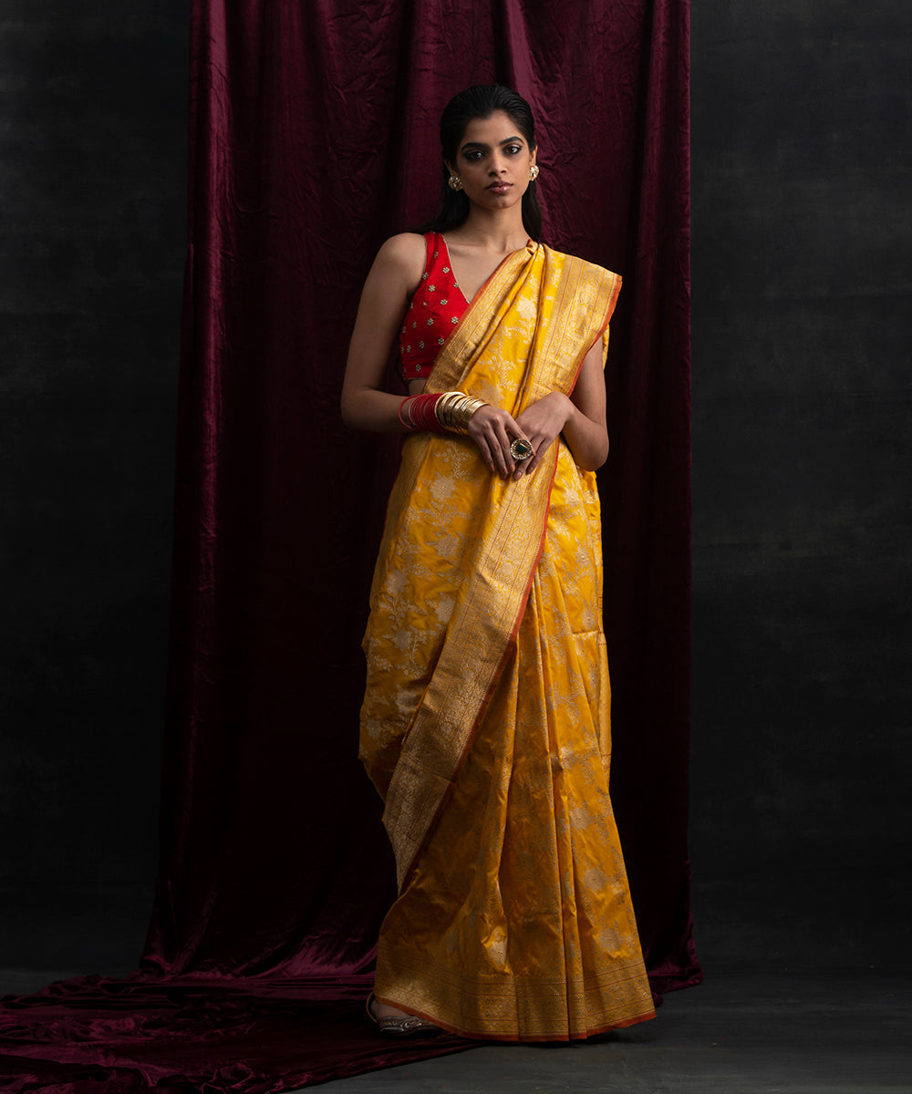 Mustard_Handloom_Pure_Katan_Silk_Banarasi_Saree_with_Kadhwa_Jangla_and_Rust_Selvedge_WeaverStory_02