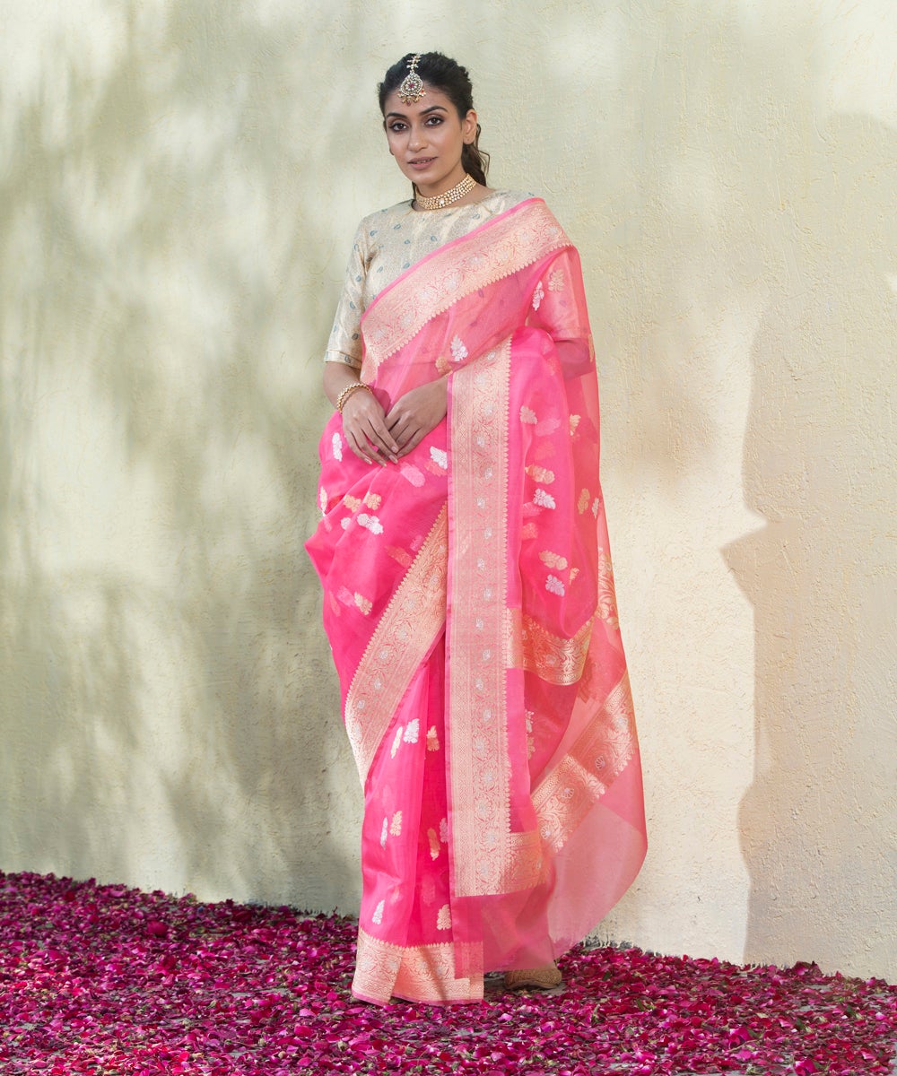 Handloom_Candy_Pink_Kadhwa_Organza_Banarasi_Saree_with_Booti_WeaverStory_02