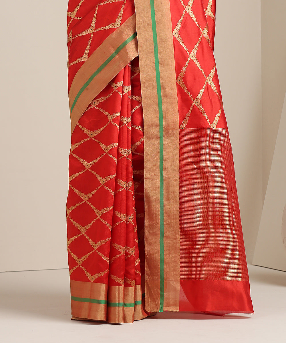 Handloom_Red_Silk_Chanderi_Saree_with_Eknaliya_Jangla_WeaverStory_04