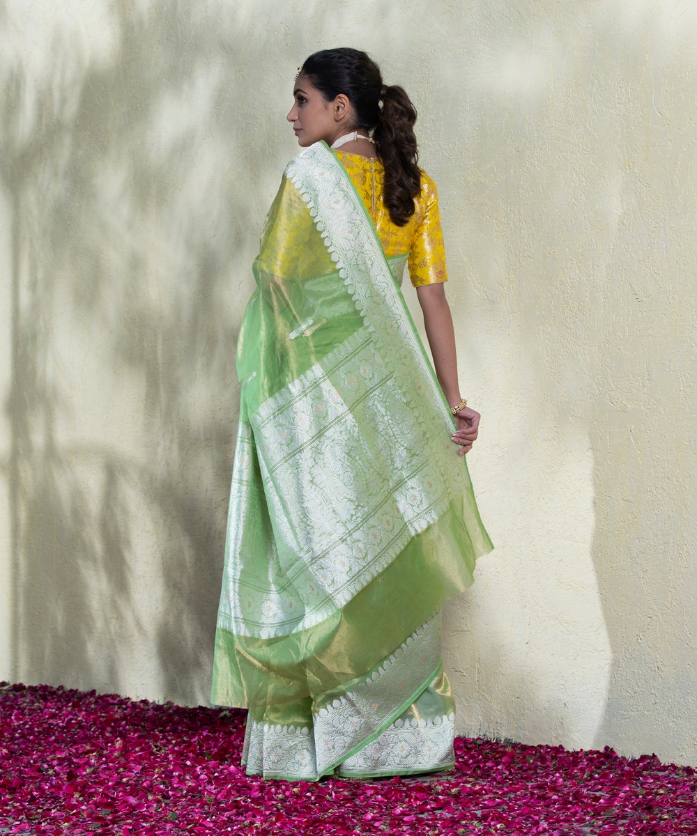 Lime_Green_Handloom_Silk_Organza_Tissue_Banarasi_Saree_With_Silver_Zari_WeaverStory_03