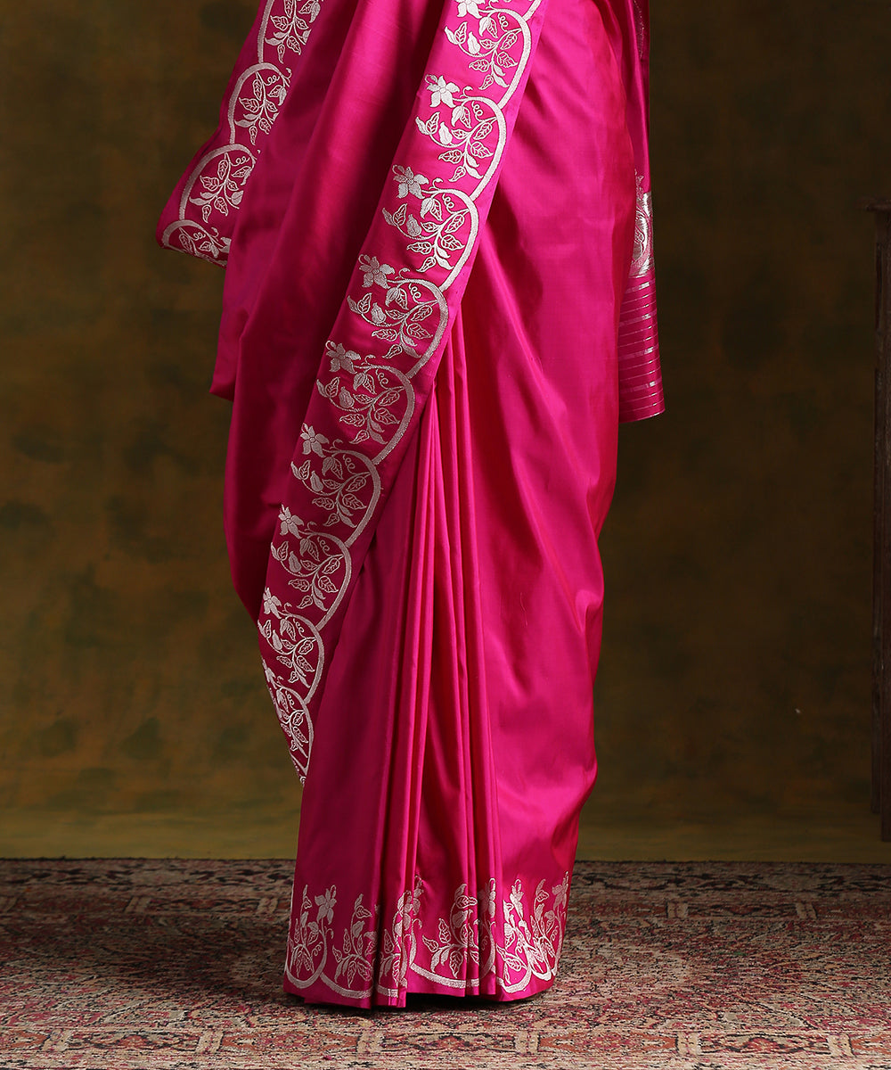 Handloom_Pink_Pure_Katan_Silk_Banarasi_Saree_with_Plain_Scallop_Border_WeaverStory_04