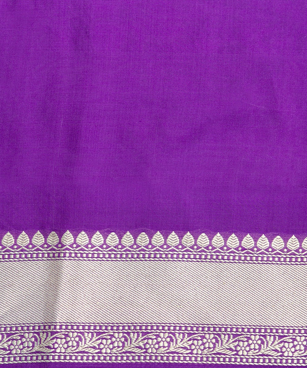 Peach_Handloom_Kora_Silk_Banarasi_Saree_With_Purple_Border_WeaverStory_05