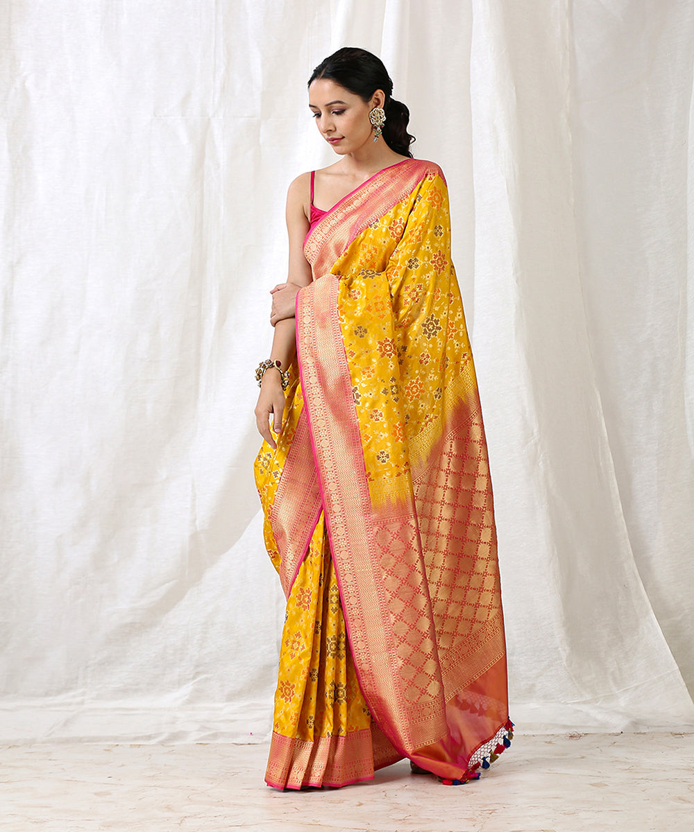 Yellow_Handloom_Pure_Katan_Silk_Banarasi_Patola_Saree_With_Pink_Border_WeaverStory_02