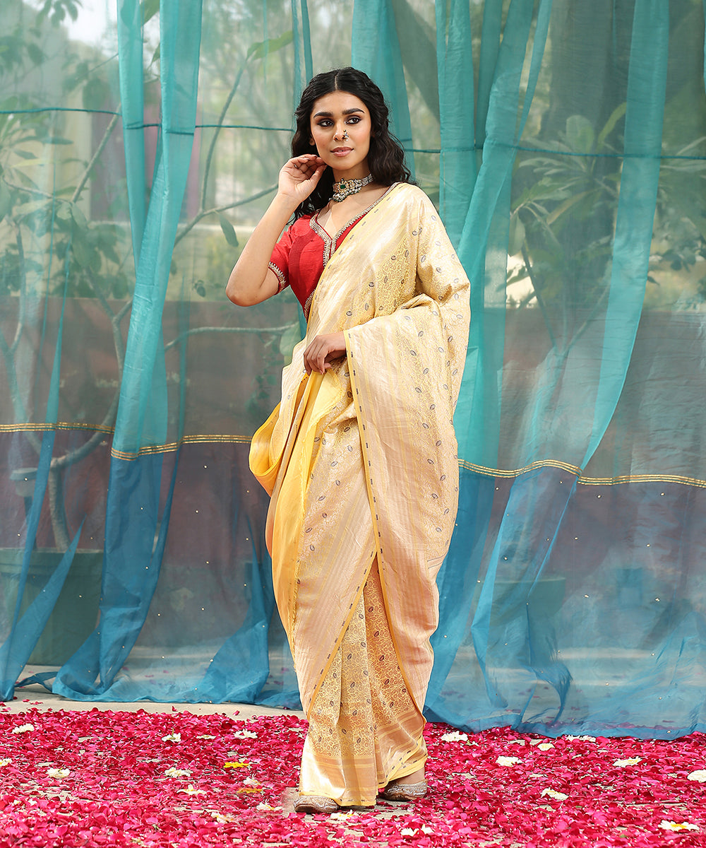 Yellow_Handloom_Pure_Katan_Silk_Banarasi_Saree_With_Blue_Kimkhab_Meenakari_WeaverStory_02