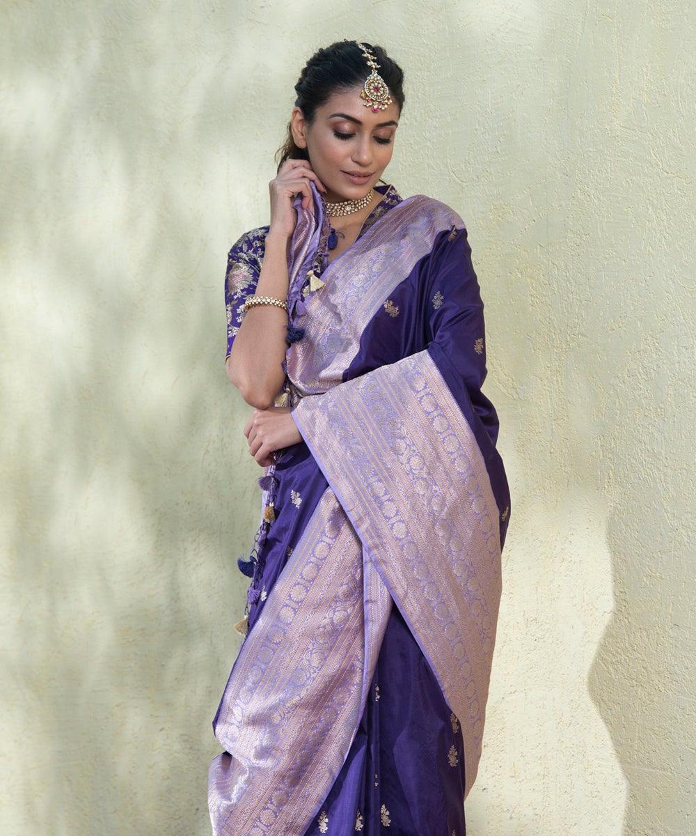 Handloom_Purple_Pure_Katan_Silk_Banarasi_Saree_With_Lavender_Kadhiyal_Border_WeaverStory_01