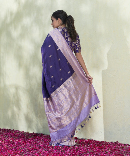 Handloom_Purple_Pure_Katan_Silk_Banarasi_Saree_With_Lavender_Kadhiyal_Border_WeaverStory_03